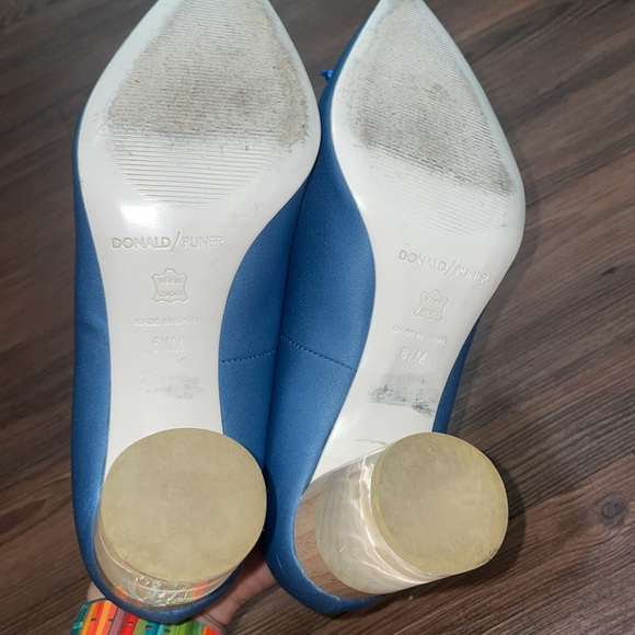 DONALD PLINER Asia Spain blue satin heels with clear heel & pointy toe!NEW&RARE - Picture 5 of 10